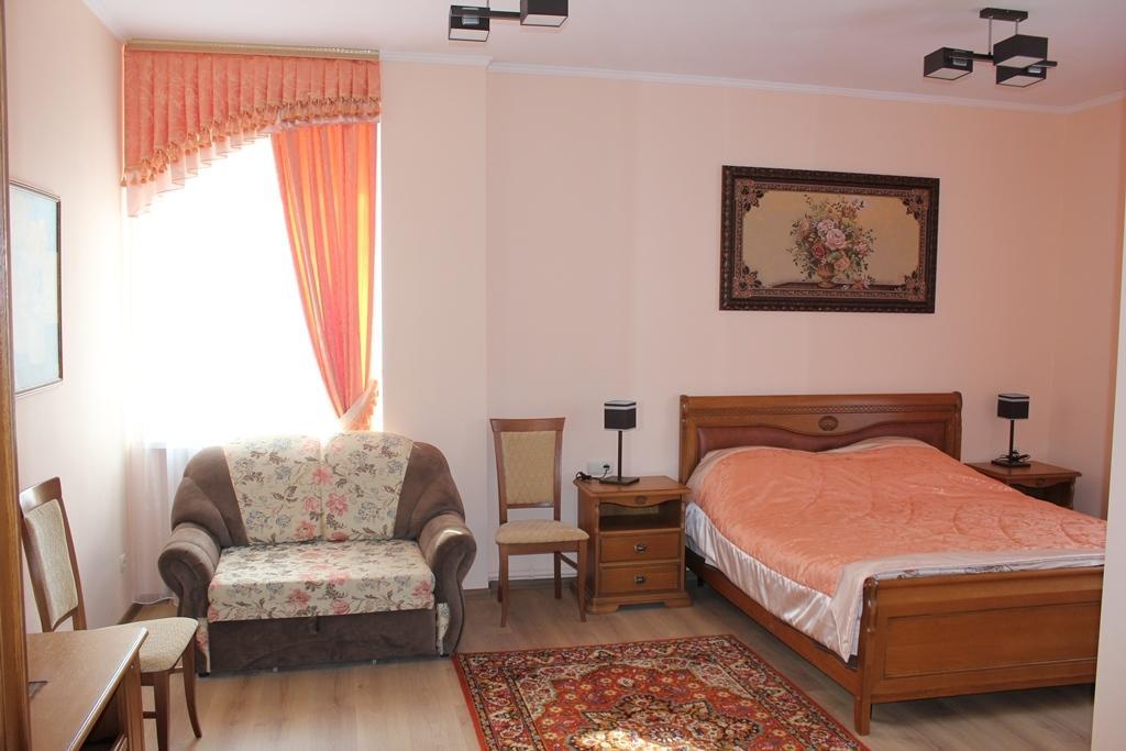 Turli Inn Maladzyechna Exterior foto