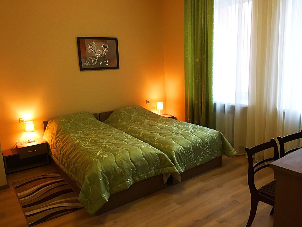 Turli Inn Maladzyechna Exterior foto